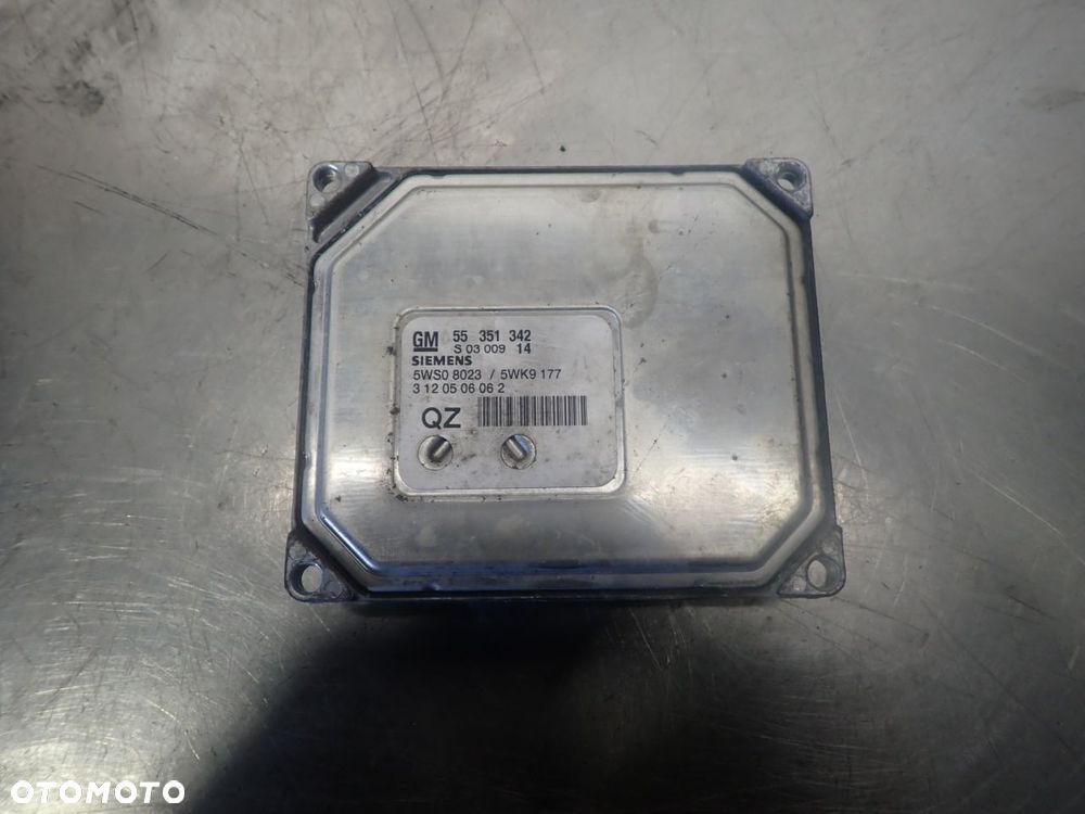 KOMPUTER SILNIKA OPEL VECTRA-C 55351342 - 1