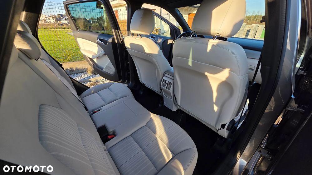 Mercedes-Benz Klasa B 200 CDI (BlueEFFICIENCY) 7G-DCT - 16