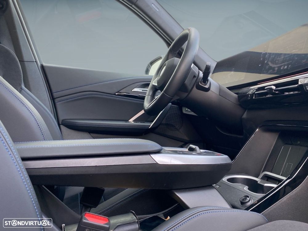 BMW iX1 eDrive20 Pack Desportivo M - 16