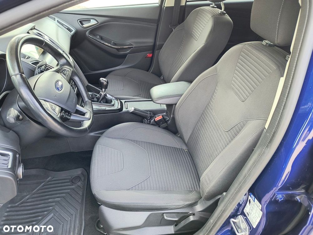 Ford Focus - 10