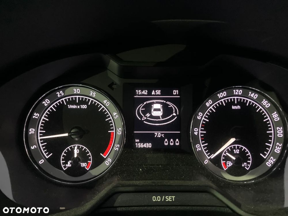 Skoda Octavia Scout 2.0 TDI 4x4 DSG - 15