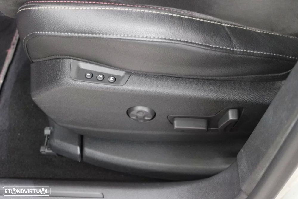 DS DS7 Crossback E-TENSE 4x4 PERFORMANCE LINE - 11