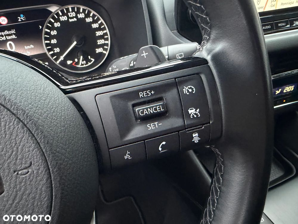 Nissan Qashqai 1.3 DIG-T N-Connecta DCT - 24