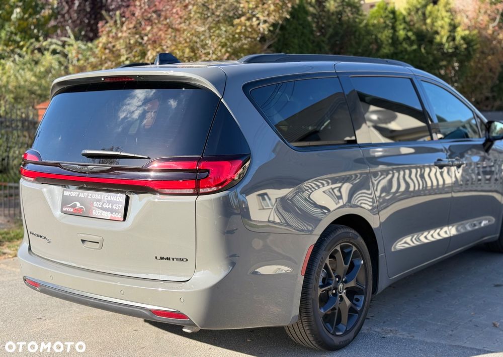 Chrysler Pacifica - 10