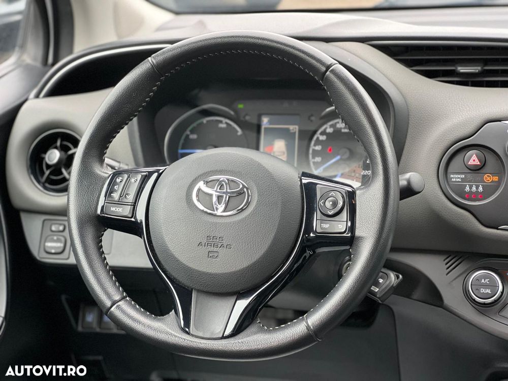 Toyota Yaris 1.5 VVT-i HSD Active - 12