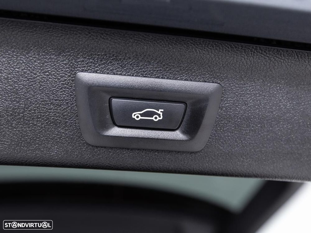BMW 520 i Pack Desportivo M - 15
