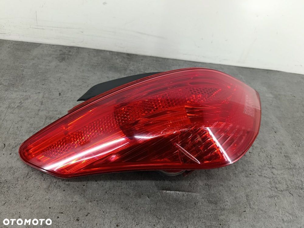 LAMPA TYLNA LEWA PEUGEOT 308 I 9680425980 HATCHBACK 3D - 5