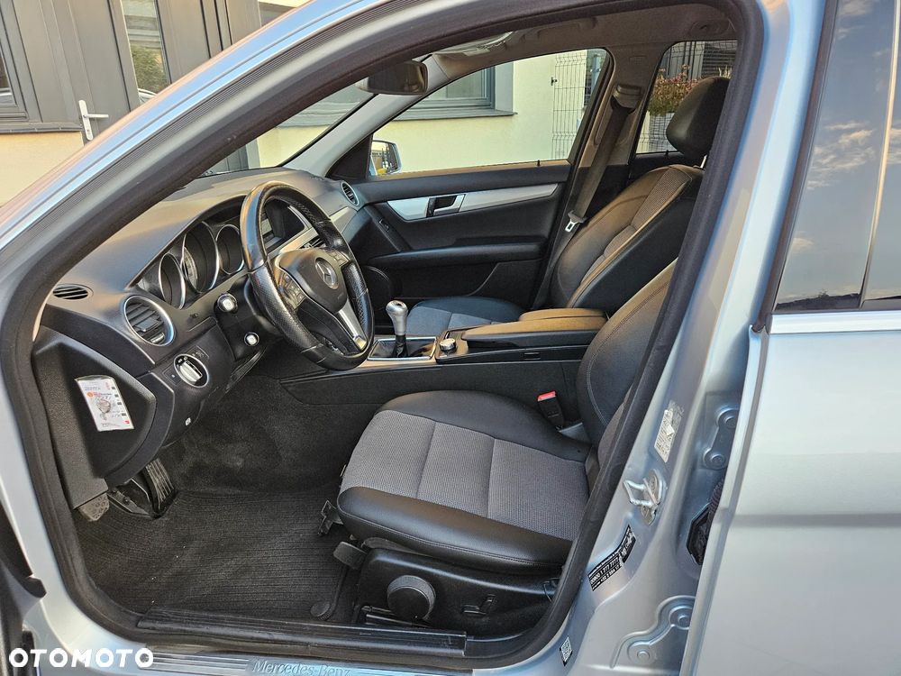 Mercedes-Benz Klasa C 180 T CDI DPF (BlueEFFICIENCY) Avantgarde - 10