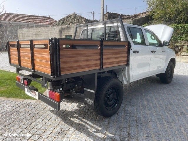 Toyota Hilux 2.4 D-4D 4WD CD CM - 13