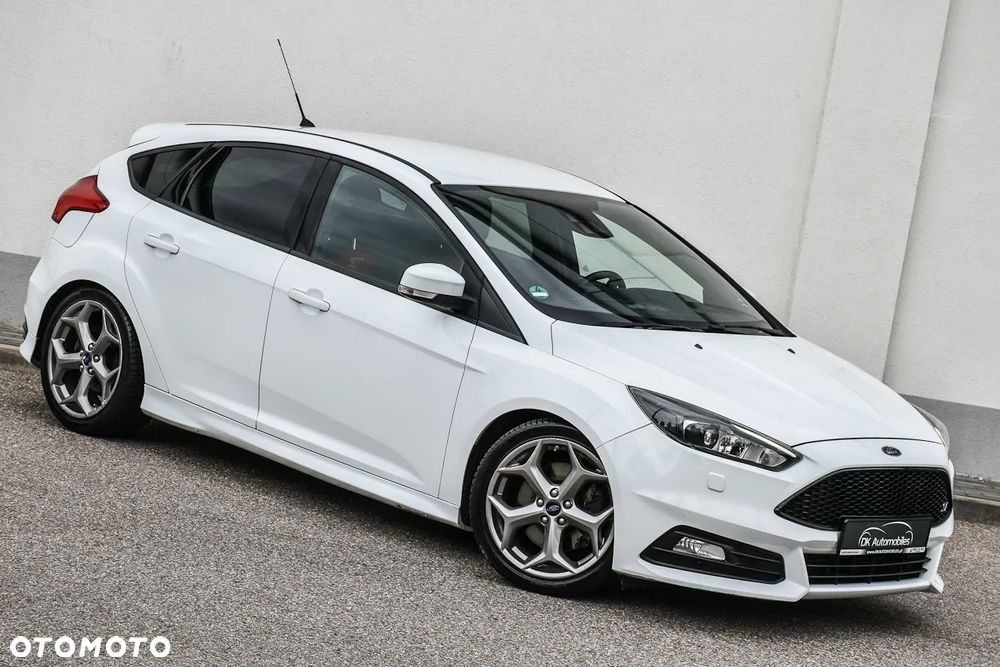 Ford Focus 2.0 EcoBoost ST mit Leder-Sport-Paket - 3