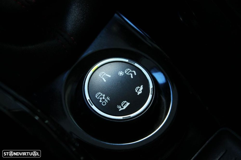 Peugeot 2008 1.6 BlueHDi GT Line - 25