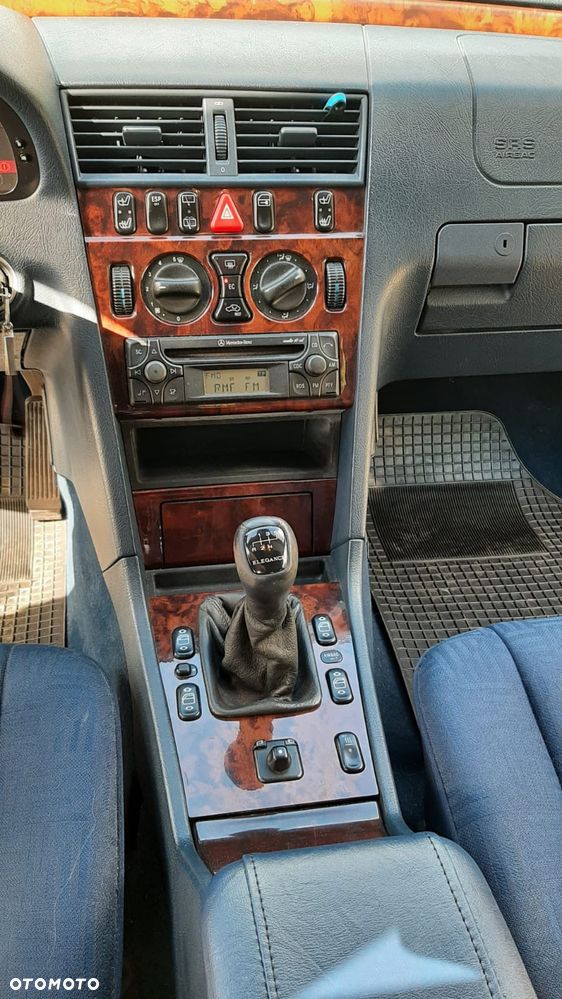 Mercedes-Benz Klasa C 220 CDI Elegance - 15