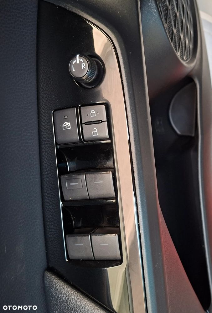 Toyota Prius - 25