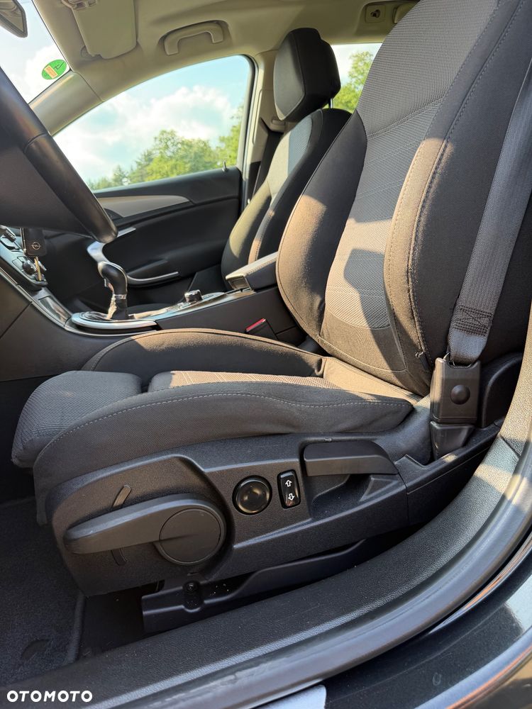 Opel Insignia 2.0 CDTI ecoFLEX Business Cosmo - 26