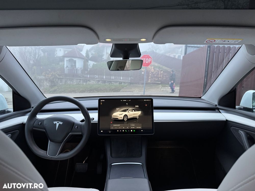 Tesla Model Y RWD - 5