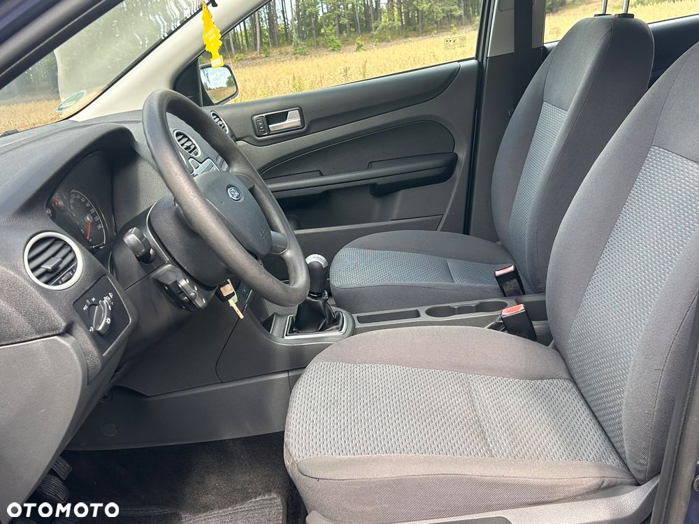 Ford Focus 1.6 16V Style - 16