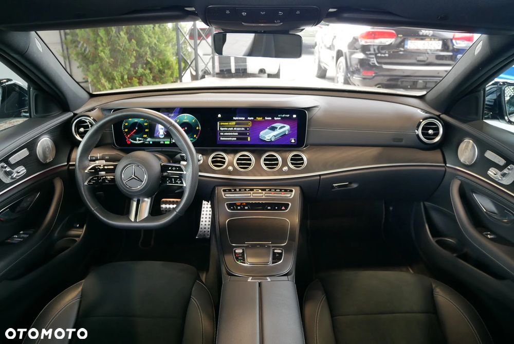 Mercedes-Benz Klasa E 220 d 4Matic 9G-TRONIC AMG Line - 18