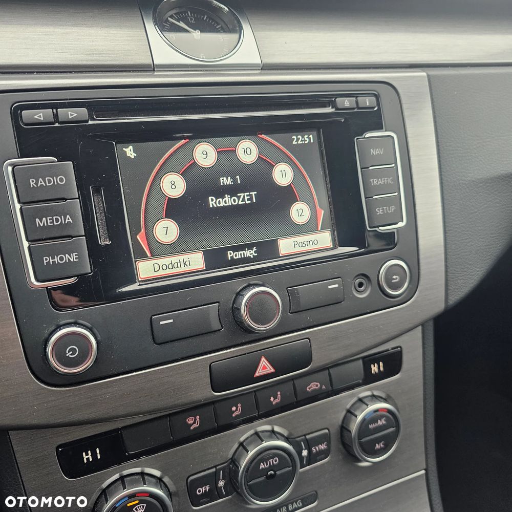 Volkswagen Passat - 29