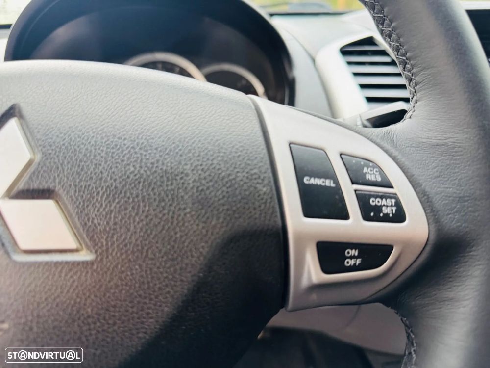 Mitsubishi L200 2.5 DI-D CD Invite AC CC 4WD - 24