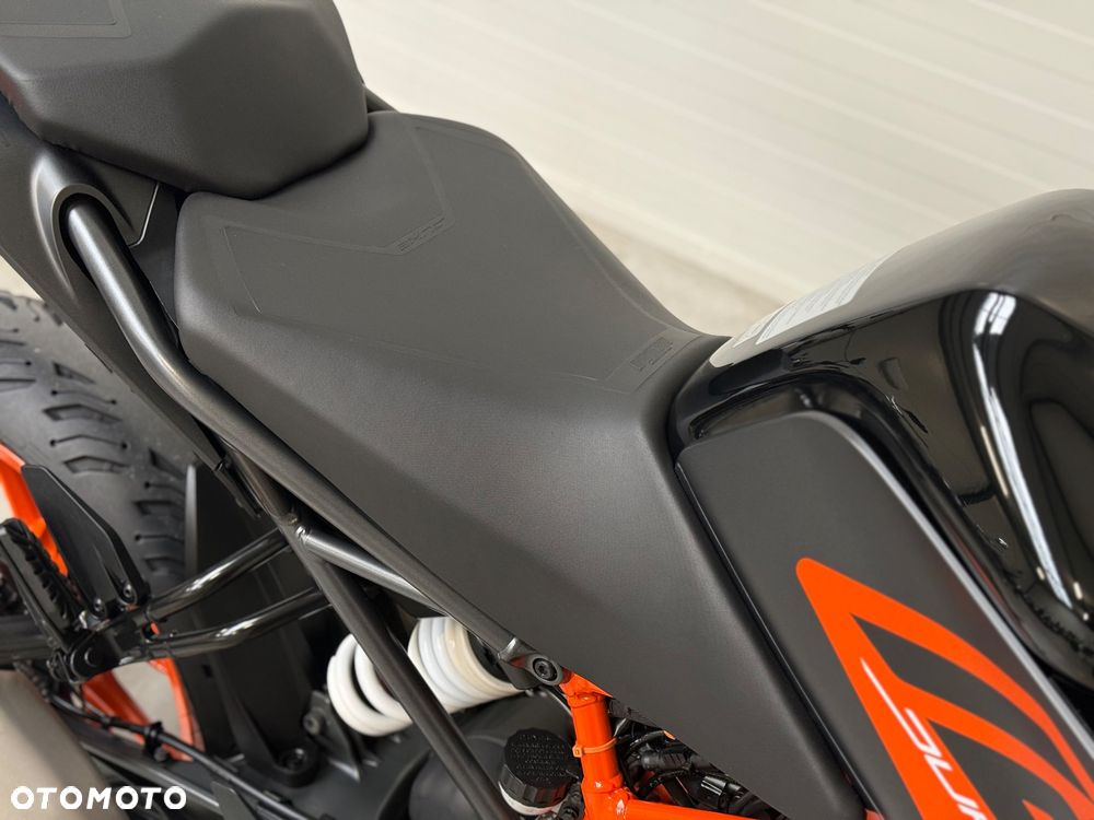 KTM Duke - 17