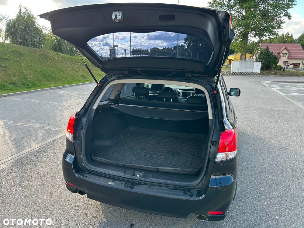 Subaru Legacy 2.5i GT - 9