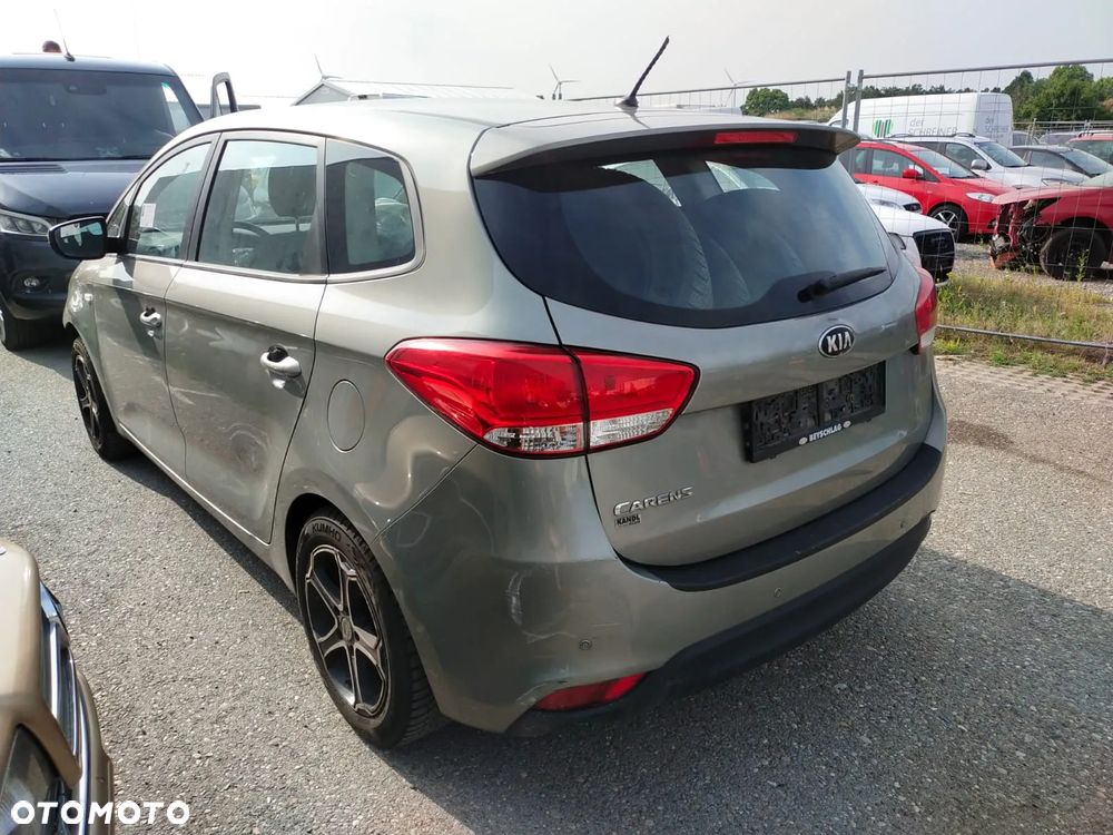 Kia Carens 1.6 GDI M - 6