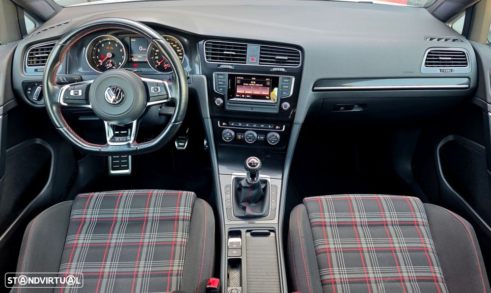 VW Golf 2.0 TSi GTi - 14