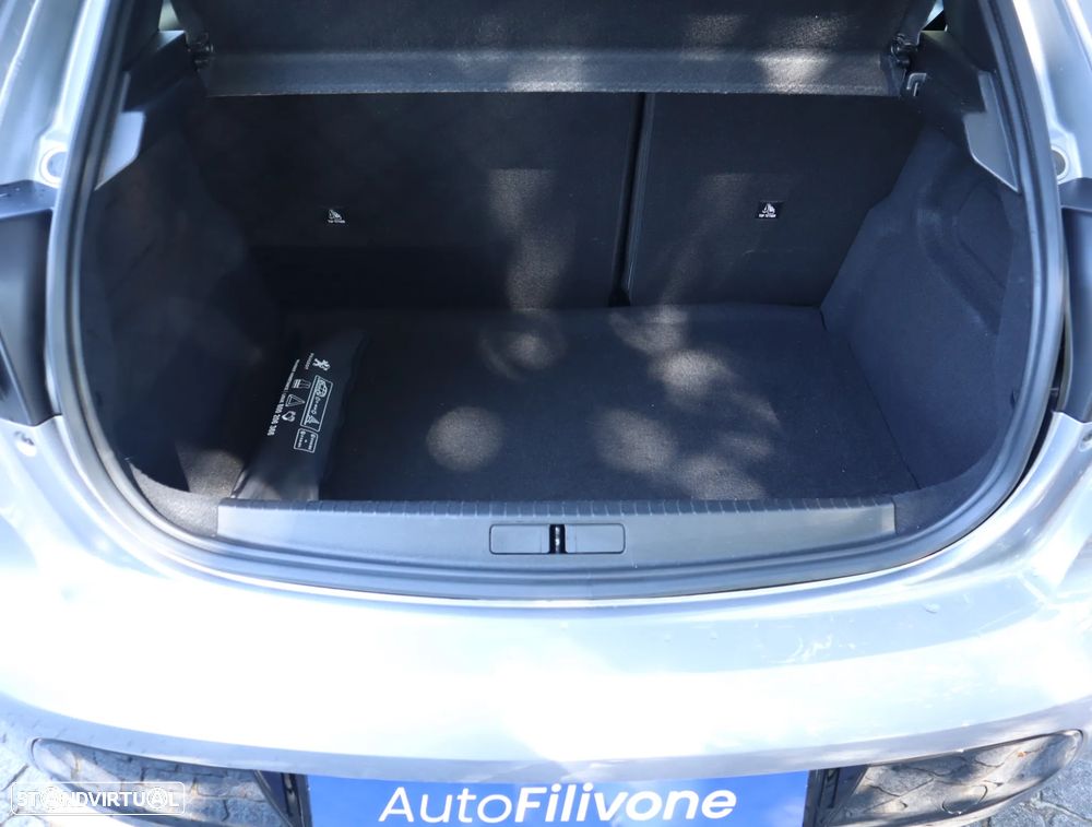Peugeot 208 1.2 Hybrid Allure e-DCS6 - 48