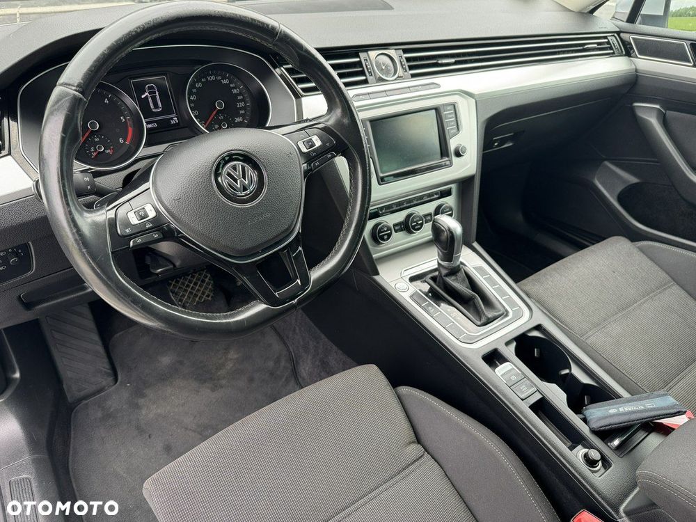 Volkswagen Passat - 20