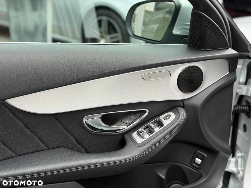 Mercedes-Benz Klasa C 400 4MATIC 9G-TRONIC - 20