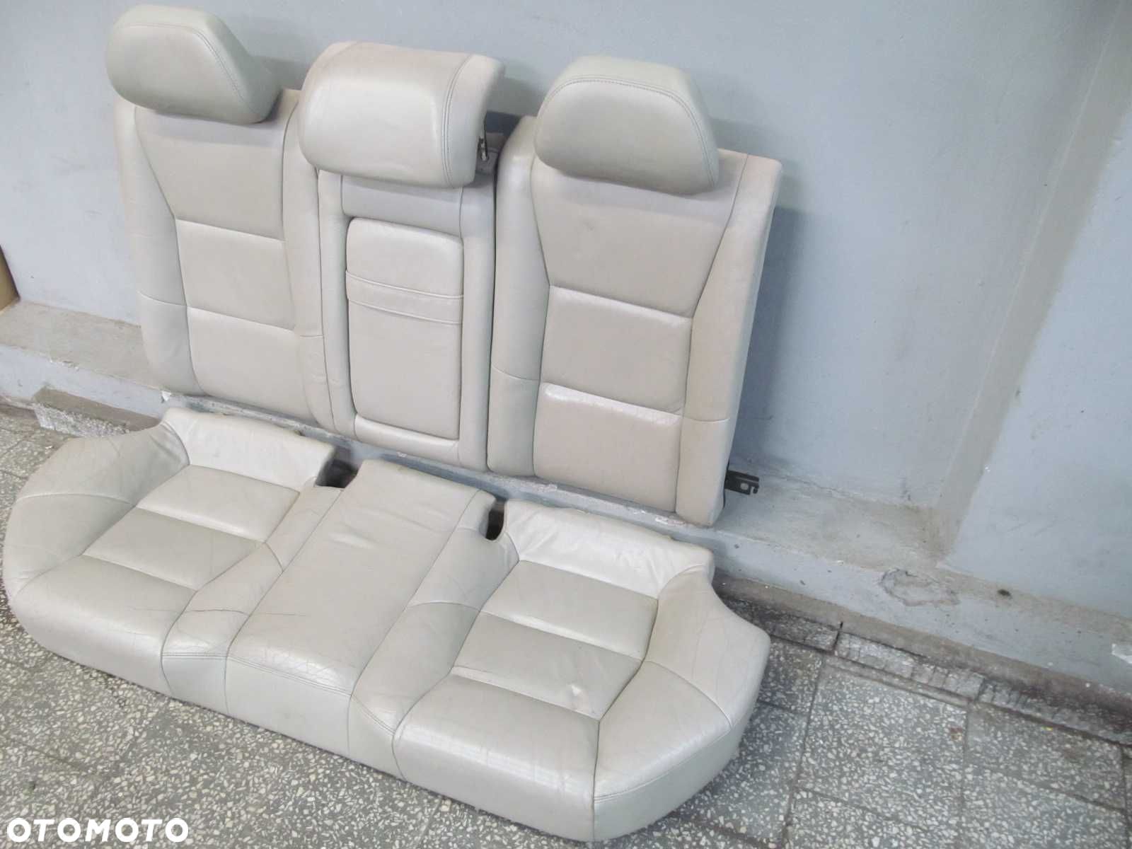 VOLVO S60 LIFT 00- FOTEL SIEDZENIE KANAPA SKORA TYL JASNA - 3