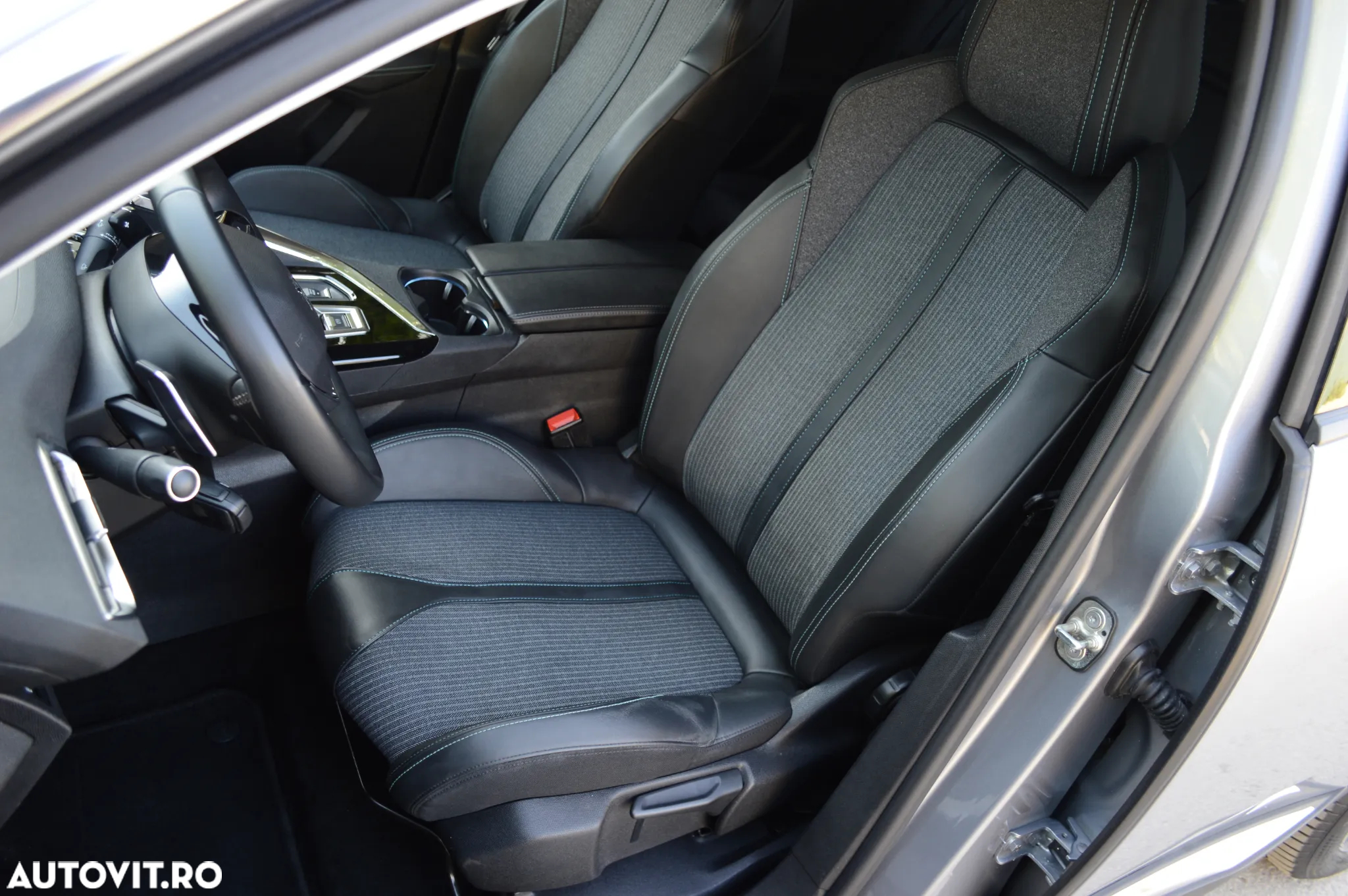 Peugeot 3008 PHEV EAT8 Allure - 16