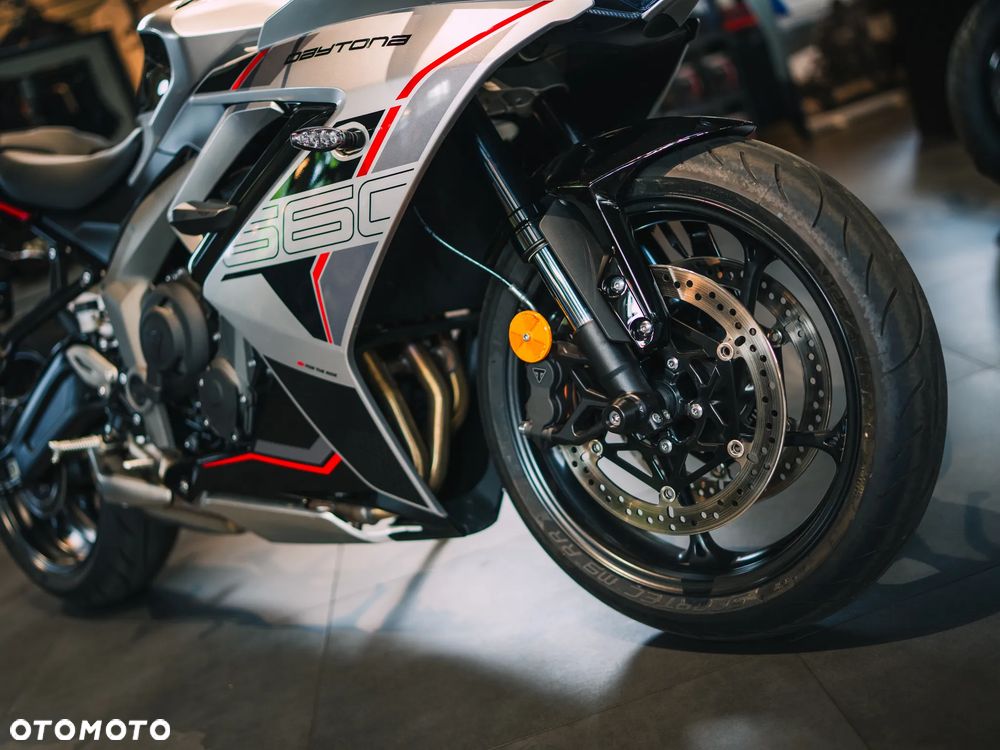 Triumph Daytona - 27