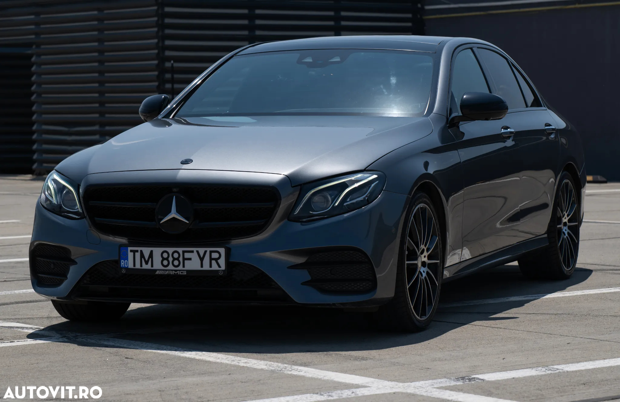 Mercedes-Benz E 220 d 9G-TRONIC AMG Line - 33