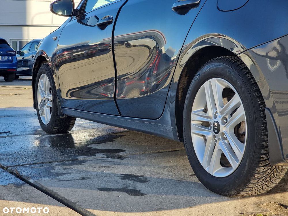 Kia Ceed 1.6 CRDi SCR M - 12