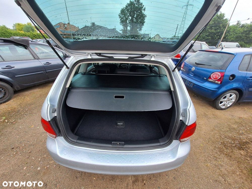 Volkswagen Golf 1.6 TDI DPF Style - 23