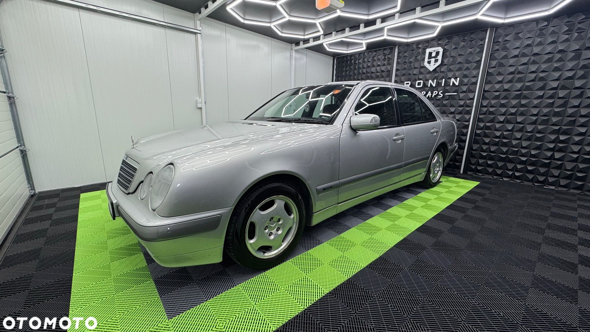 Mercedes-Benz Klasa E 200 Kompressor Classic - 1