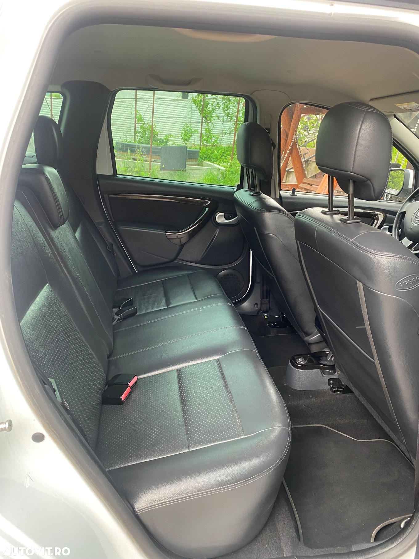 Dacia Duster 1.5 dCi 4x2 Laureate - 6