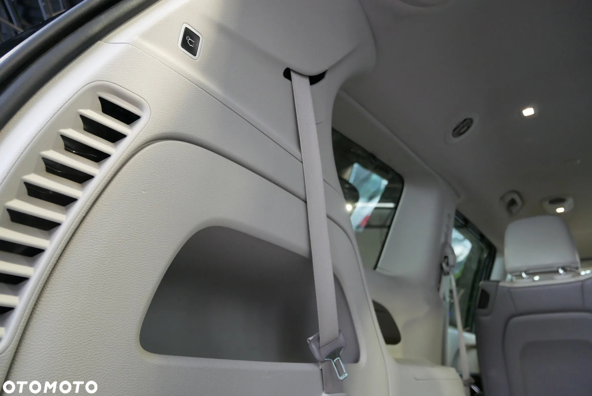 Chrysler Pacifica - 32