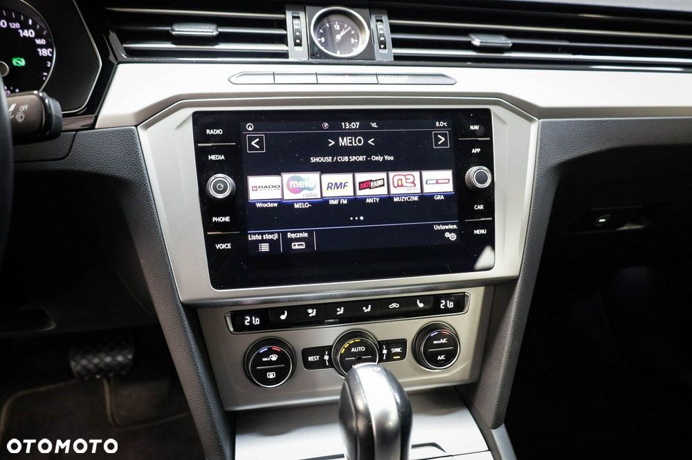 Volkswagen Passat - 19