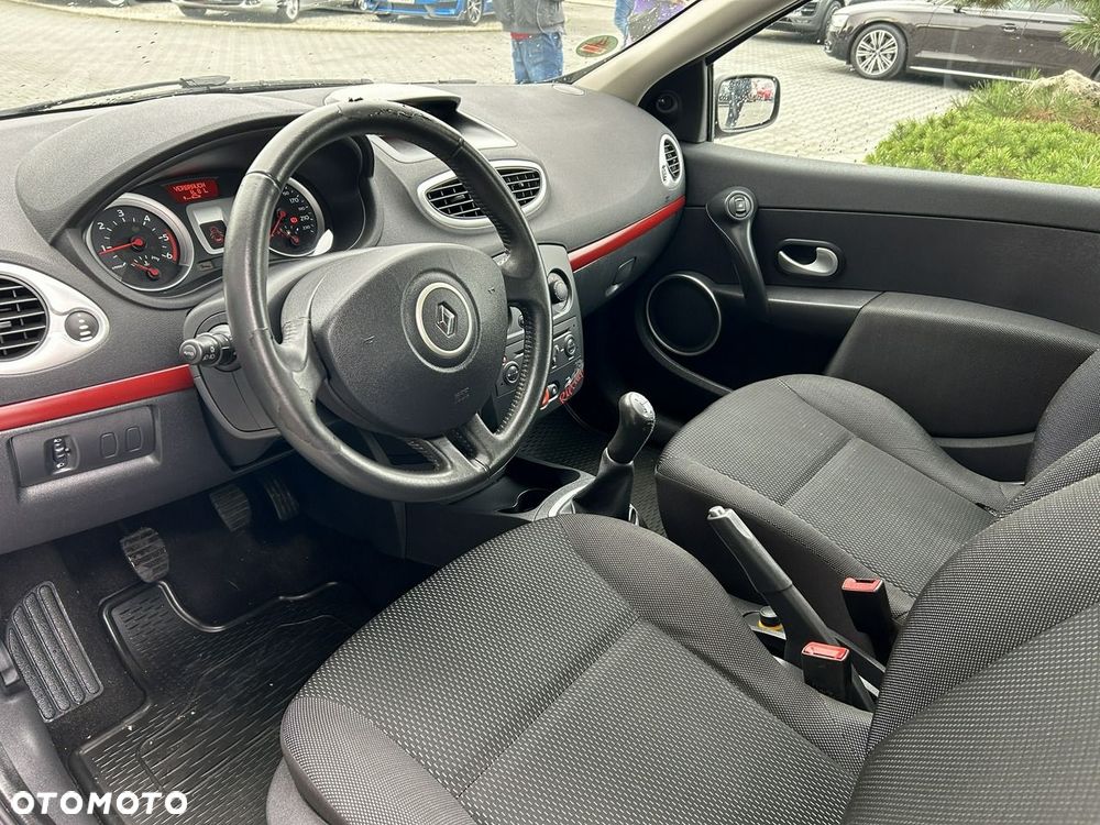 Renault Clio - 9