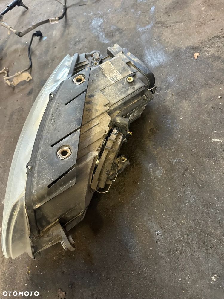 VW PASSAT B6 LAMPA PRAWA BI-XENON SKRĘTNY 3C0941752K - 2