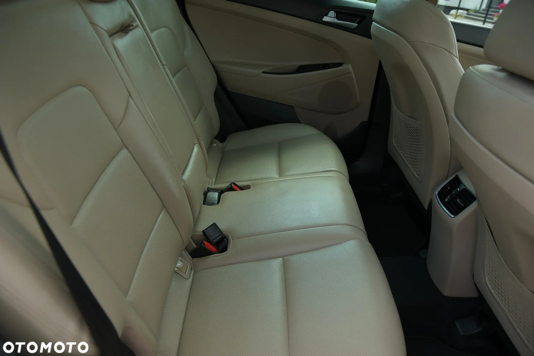 Hyundai Tucson 1.7 CRDI BlueDrive Design 2WD DCT - 26