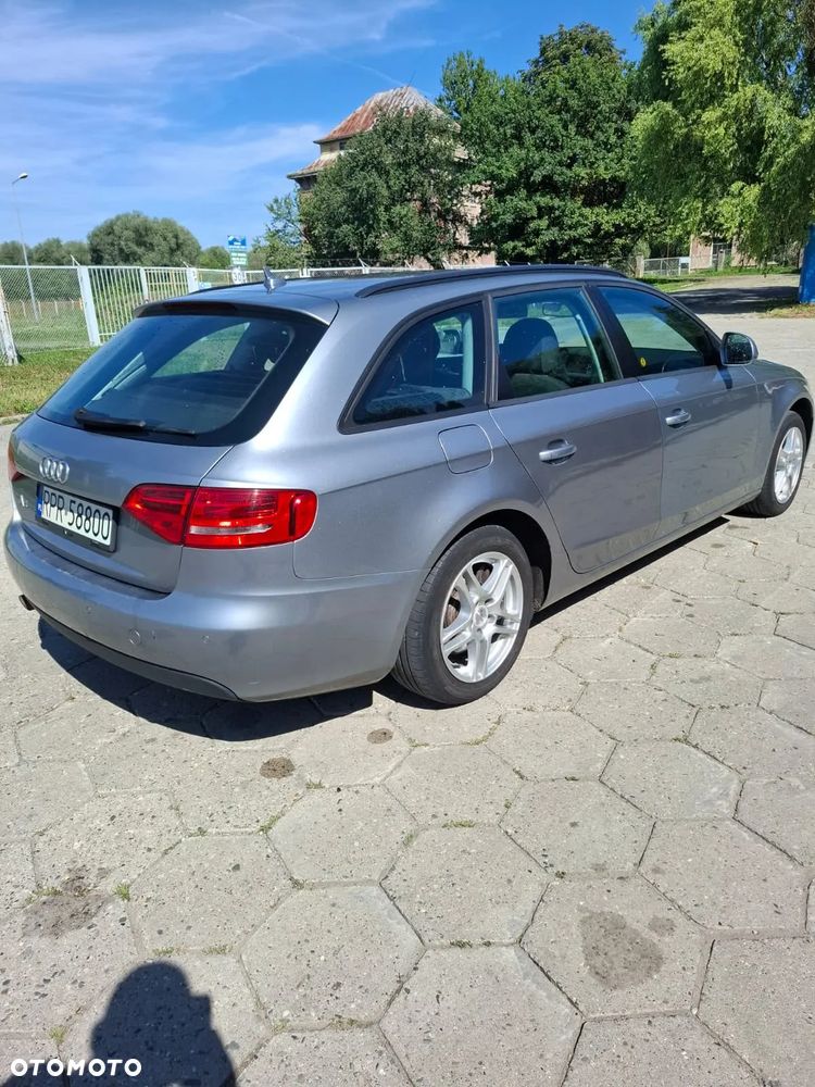 Audi A4 Avant - 4