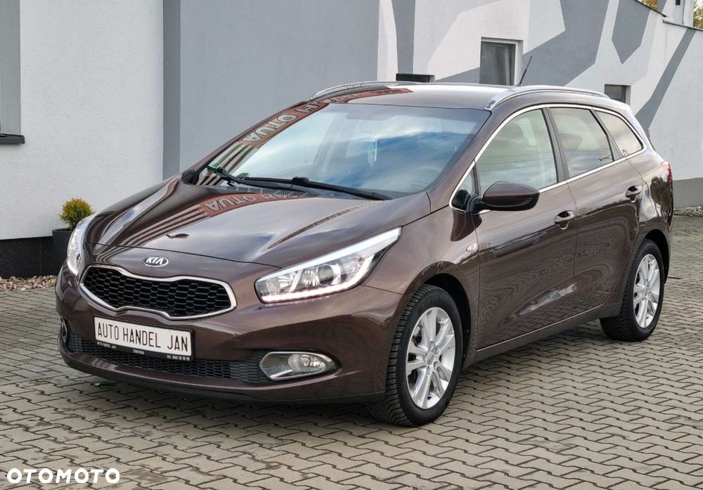 Kia Ceed - 9
