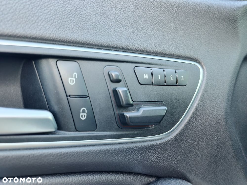 Mercedes-Benz CLA 200 7G-DCT - 12