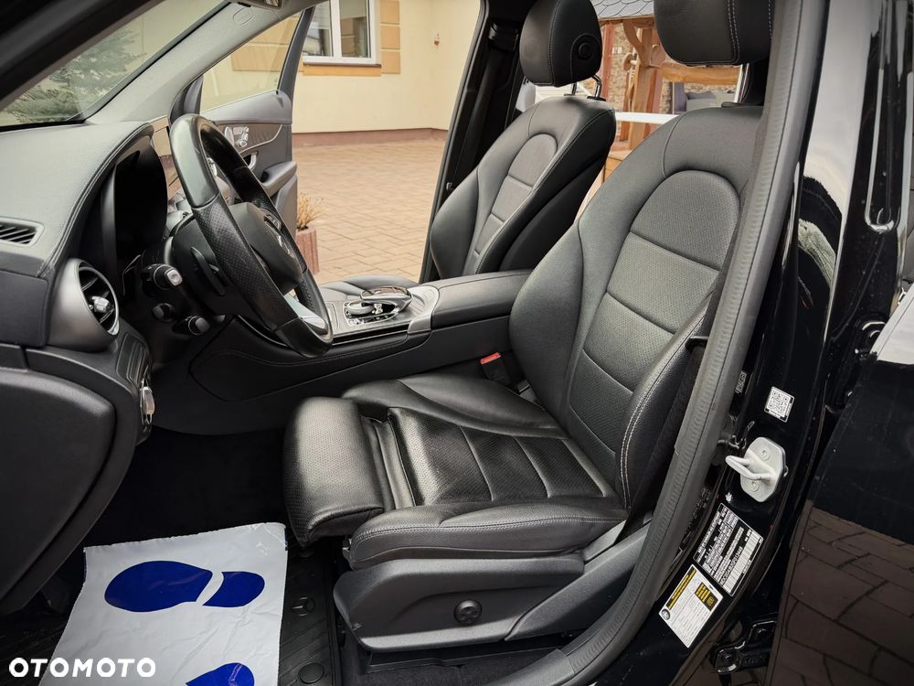 Mercedes-Benz GLC - 32