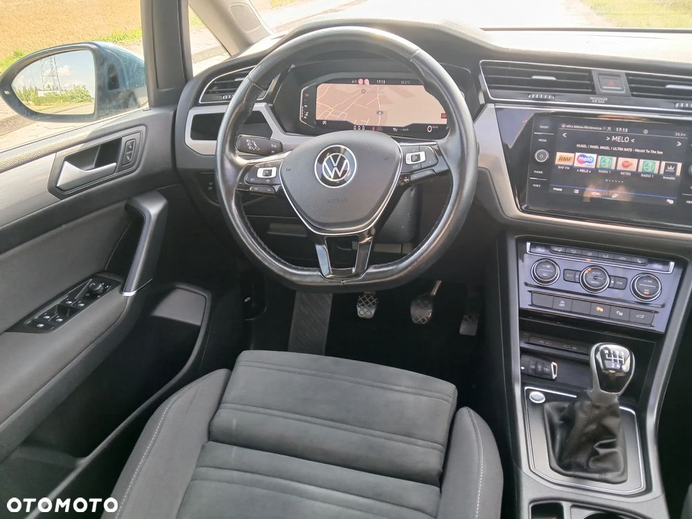 Volkswagen Touran 2.0 TDI SCR Comfortline - 32