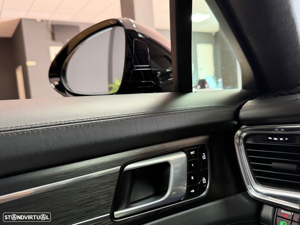 Porsche Panamera Sport Turismo 4 E-Hybrid Edition 10 Anos - 9