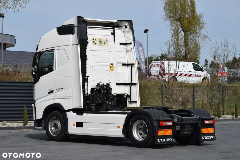 Volvo FH500 / EURO 6 / KLIMATYZACJA POSTOJOWA / ACC / LEDY / 2 ZBIORNIKI / FULL SPILERY / SERWISOWANY / SPROWADZONY - 7